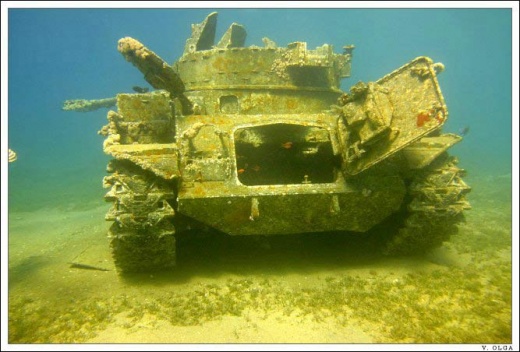 Затонувший танк