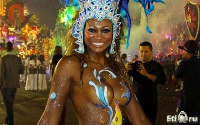 Бразильские девушки на карнавале